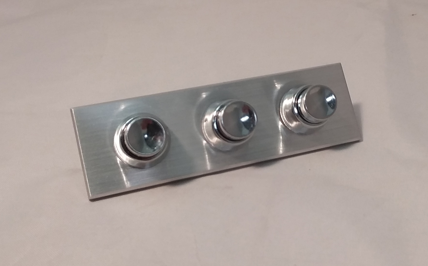Trim Panels for Push-Button Housing — image 3